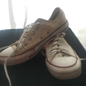 Low top white converse